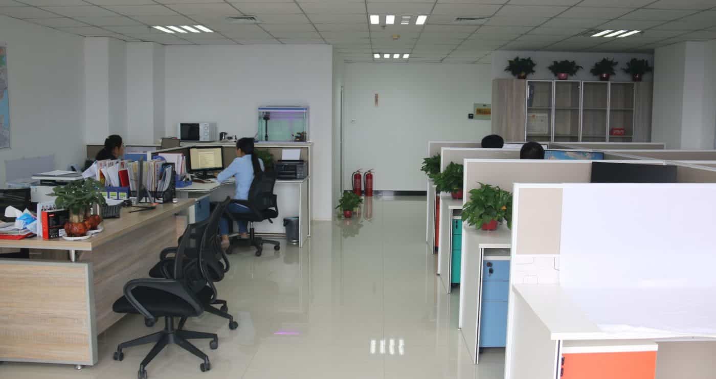 liên hệ đến văn phòng QuangTrungChem tại 33 thép mới Quận Tân Binh