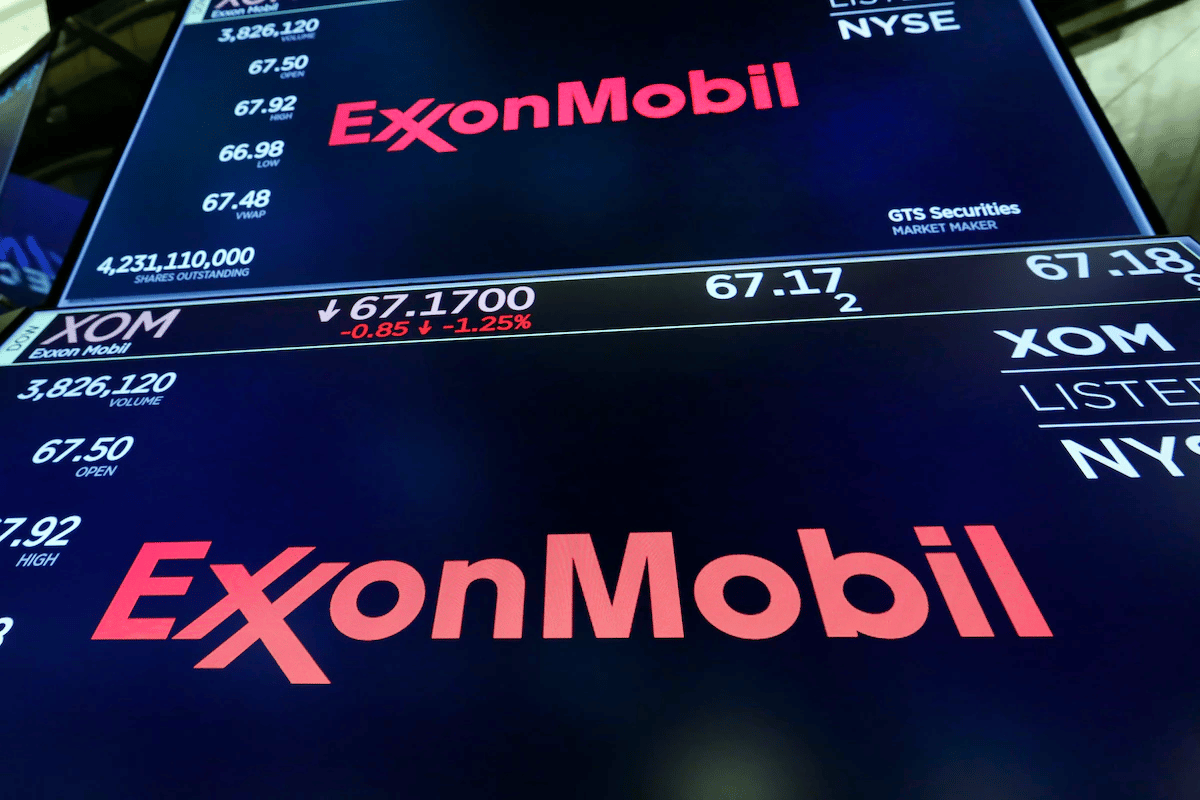 ExxonMobil và Chevron thu hẹp quy mô toàn cầu